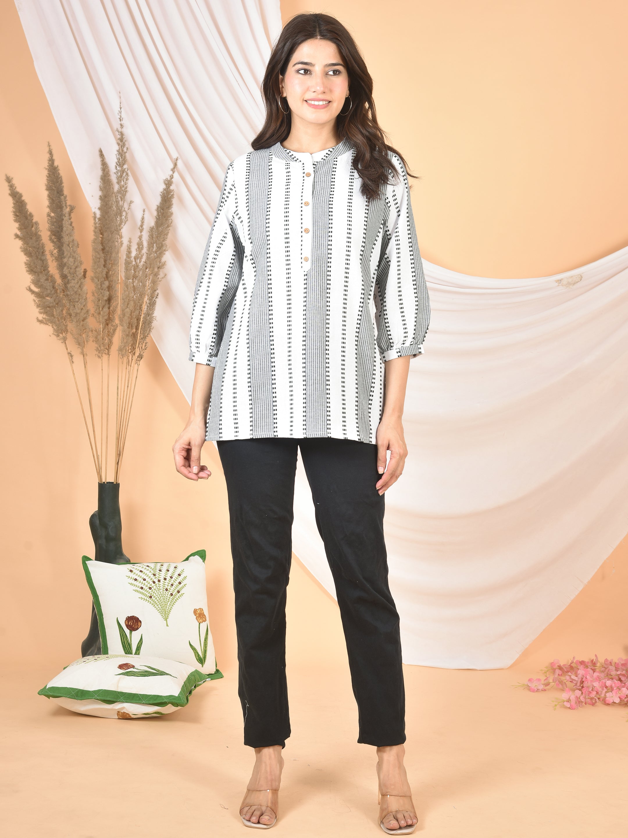 Women White Gray Printed Top T-11