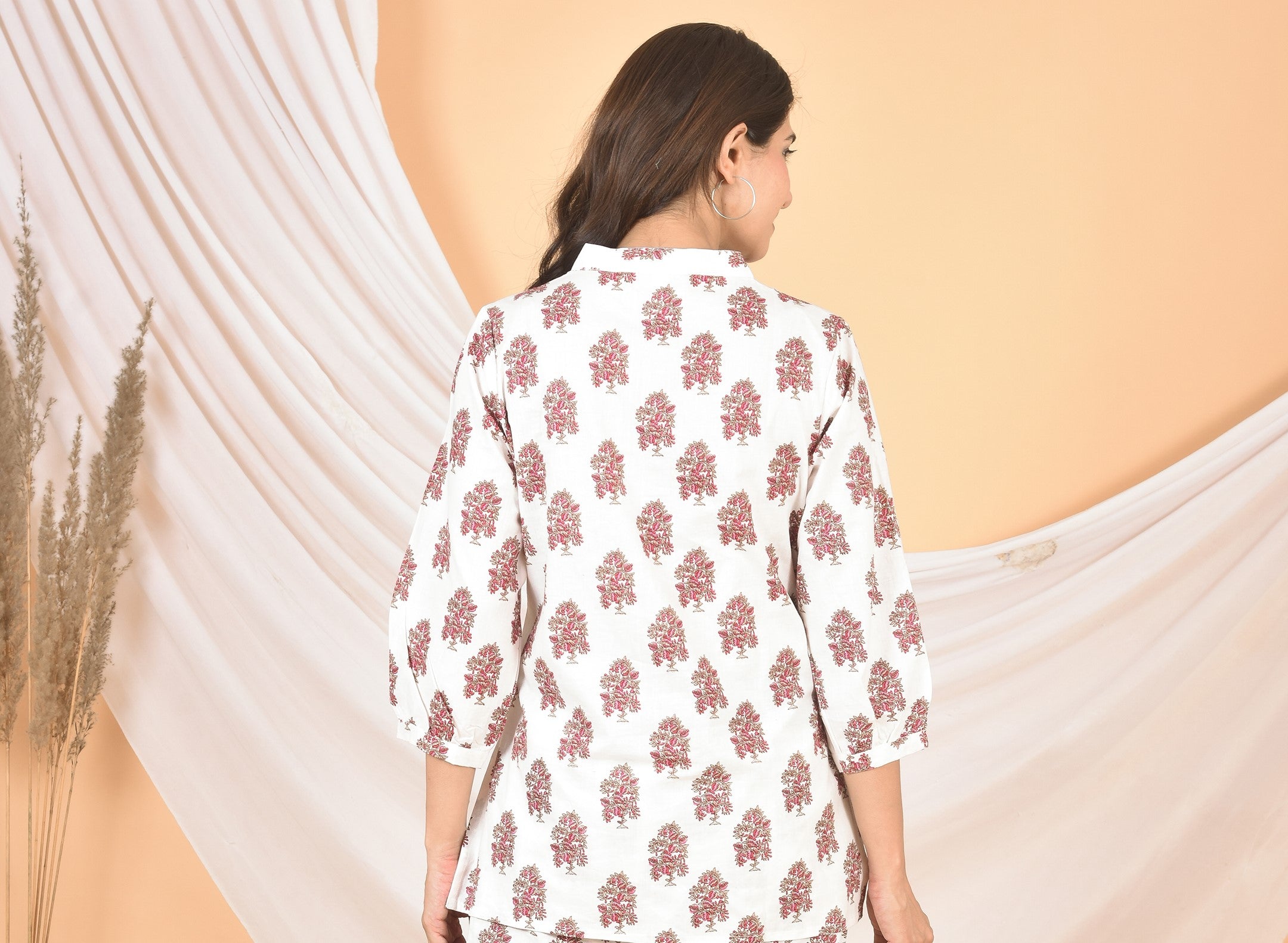 Women white pink printed Top T-09