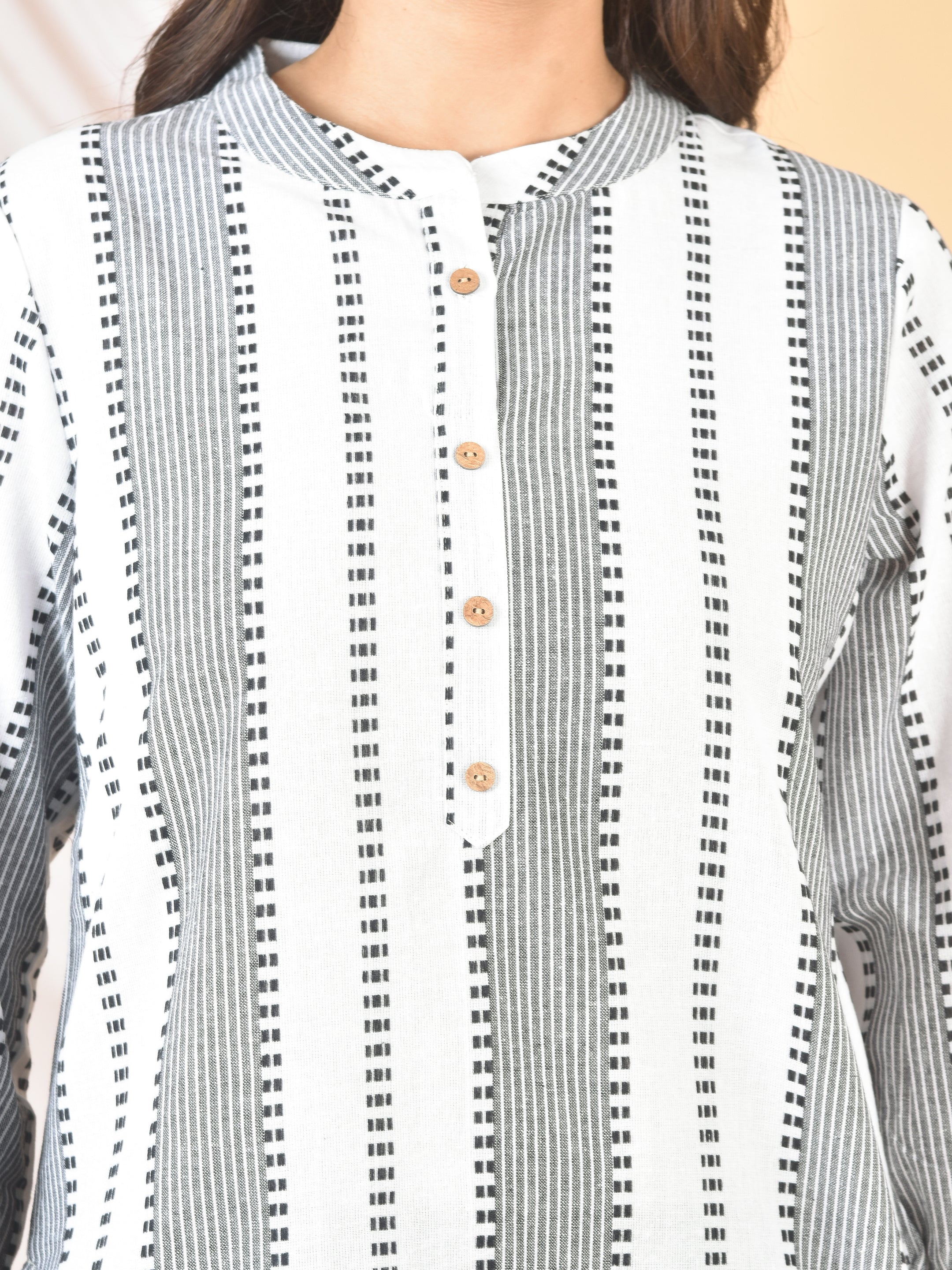 Women White Gray Printed Top T-11