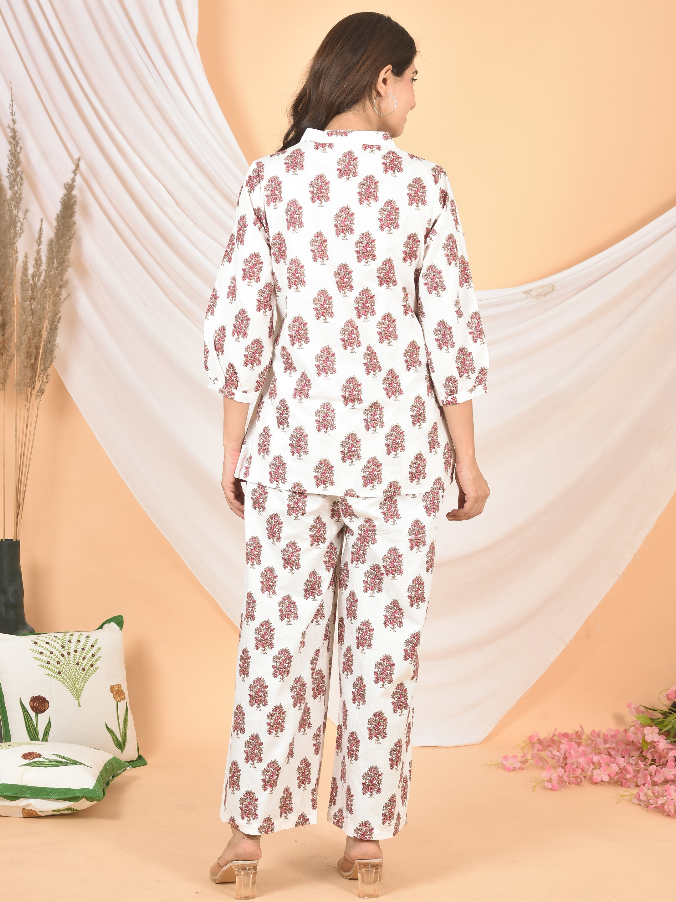 Women white pink printed cod set