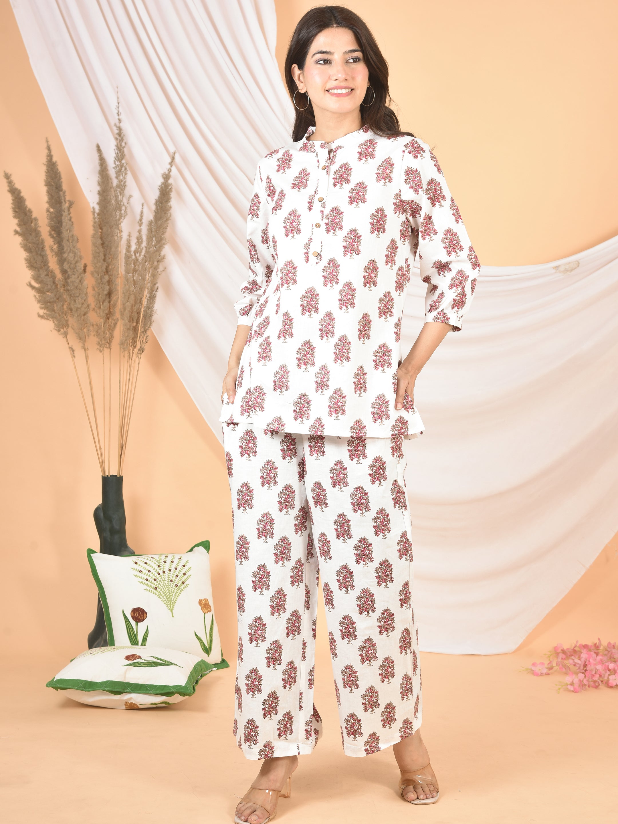 Women white pink printed cod set